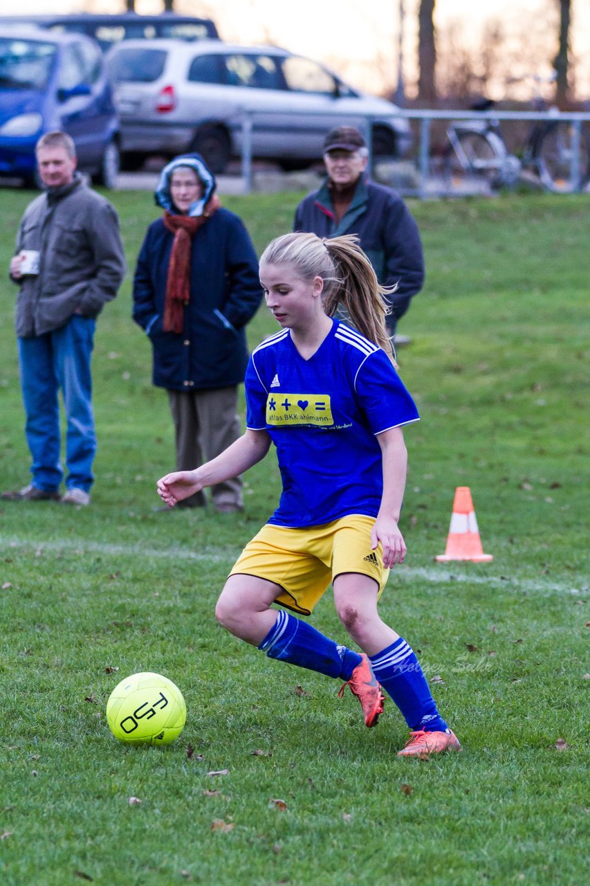 Bild 246 - B-Juniorinnen TSV Gnutz o.W. - SV Henstedt Ulzburg II : Ergebnis: ca. 5:0